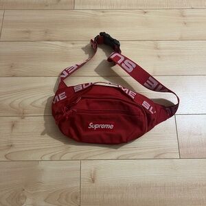 (SS18) RED SUPREME FANNY PACK